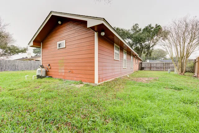 $2,000 | 2213 Baylor Drive, Katy, TX 77493