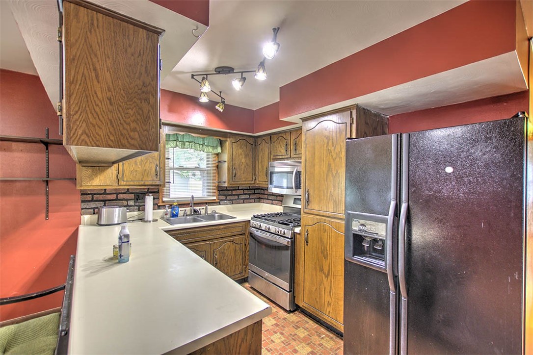 5527 Melwood Avenue Decatur, IL 62521 - Photo 11 of 35