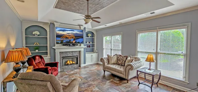 $615,000 | 1941 Lonhill Drive, Collierville, TN 38017