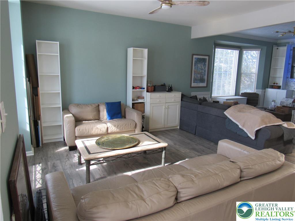 17 Wilt Road Bechtelsville, PA 19505 - Photo 8 of 38 a living room with furniture and a window