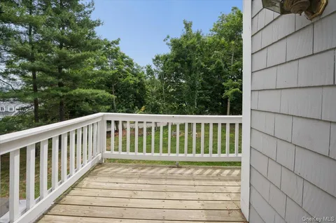 $859,900 | 8 Oakcrest Lane, Hastings-on-Hudson, NY 10706