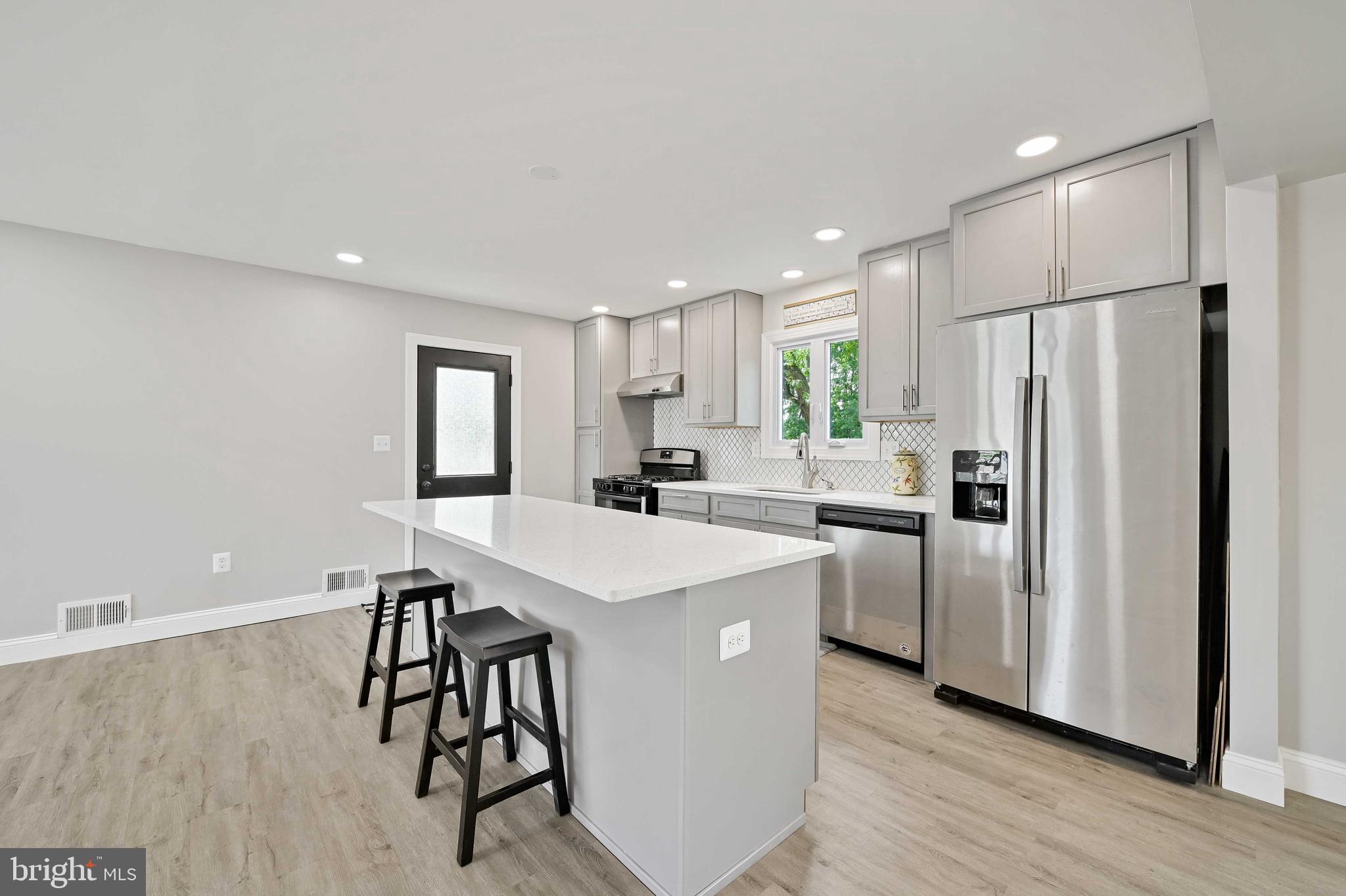 30 Stemmers Run Road Essex, MD 21221 - Photo 3 of 35 Large Island with seating