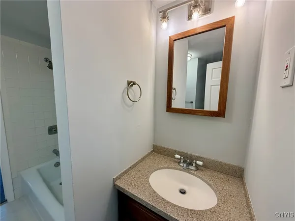 $2,900 | 223 Cleveland Boulevard, Manlius, NY 13066