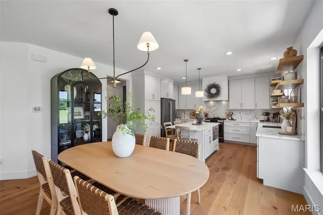 $815,000 | 501 Fairway Oaks Drive, Eureka, MO 63025