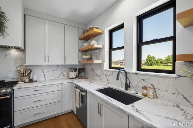 $815,000 | 501 Fairway Oaks Drive, Eureka, MO 63025