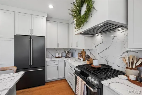 $815,000 | 501 Fairway Oaks Drive, Eureka, MO 63025