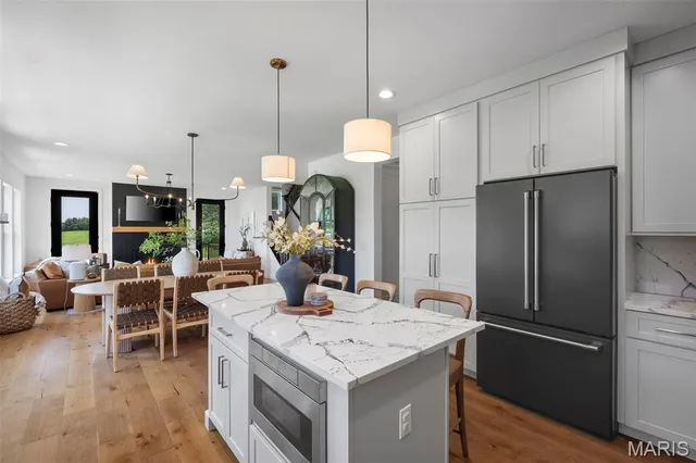 $815,000 | 501 Fairway Oaks Drive, Eureka, MO 63025