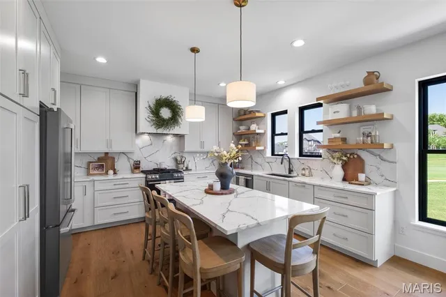 $815,000 | 501 Fairway Oaks Drive, Eureka, MO 63025