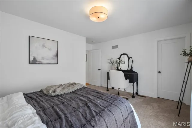 $815,000 | 501 Fairway Oaks Drive, Eureka, MO 63025