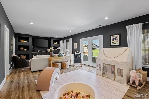 $815,000 | 501 Fairway Oaks Drive, Eureka, MO 63025