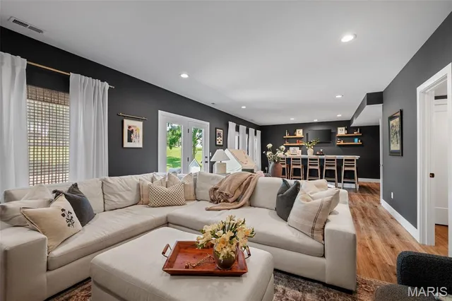 $815,000 | 501 Fairway Oaks Drive, Eureka, MO 63025