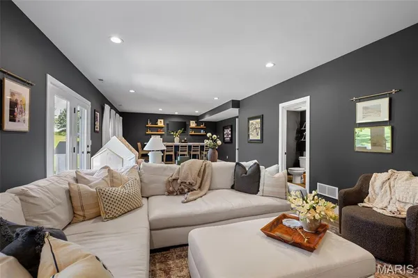 $815,000 | 501 Fairway Oaks Drive, Eureka, MO 63025