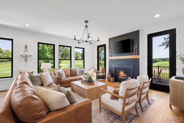 $815,000 | 501 Fairway Oaks Drive, Eureka, MO 63025