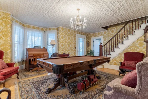 $998,500 | 308 Main Street, Fremont, NH 03044