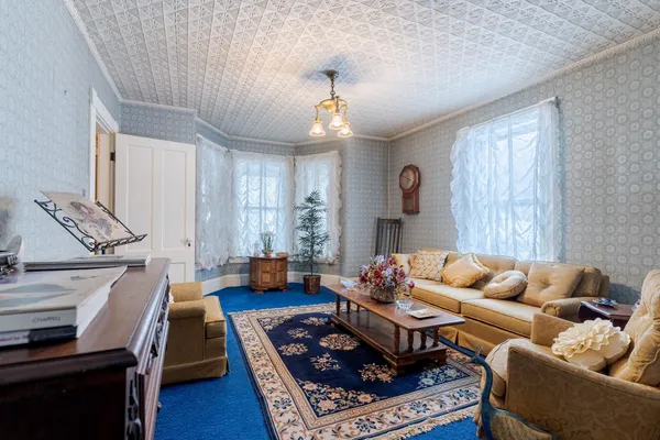 $998,500 | 308 Main Street, Fremont, NH 03044