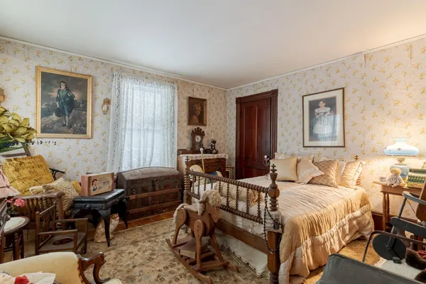 $998,500 | 308 Main Street, Fremont, NH 03044