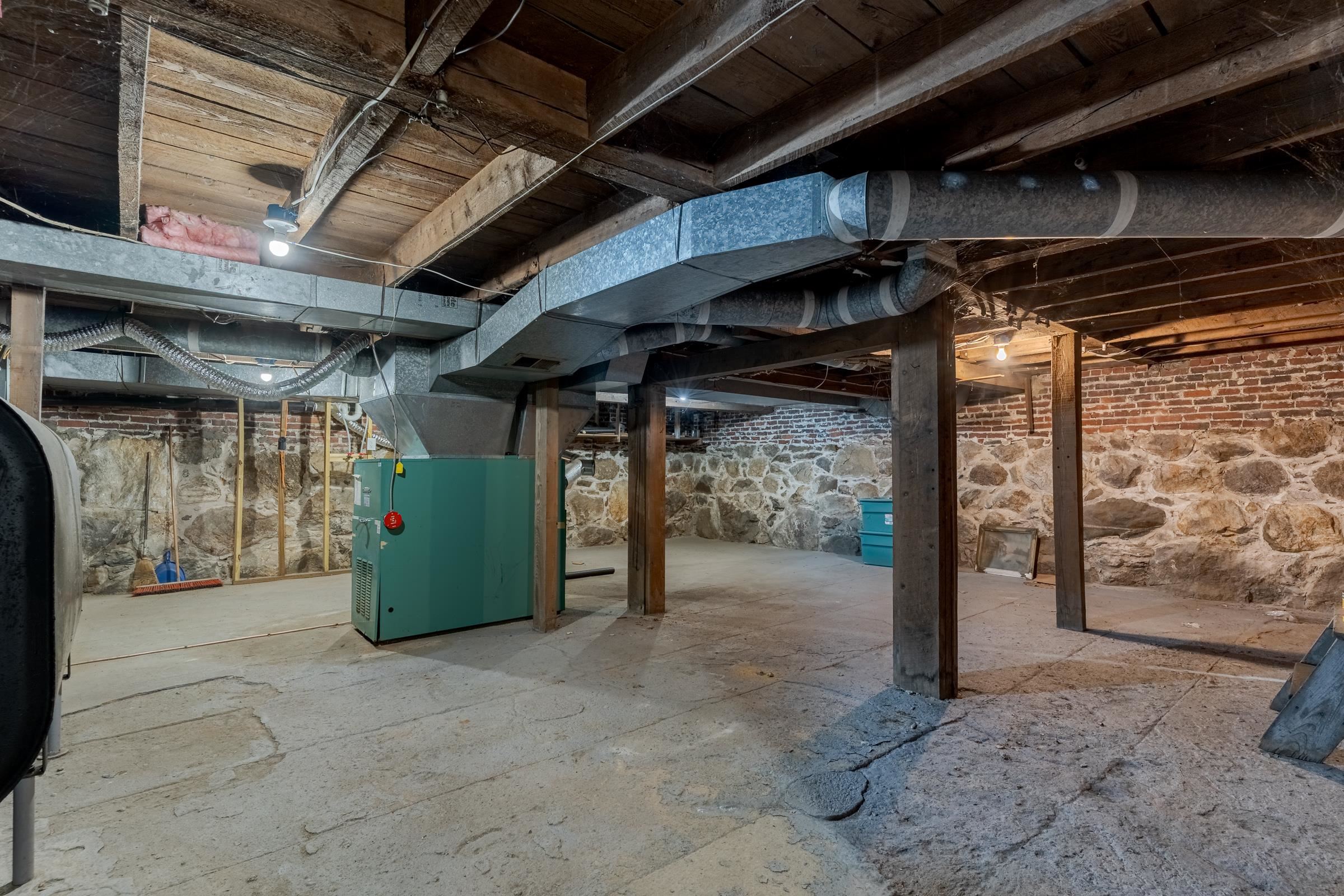 308 Main Street Fremont, NH 03044 - Photo 36 of 51