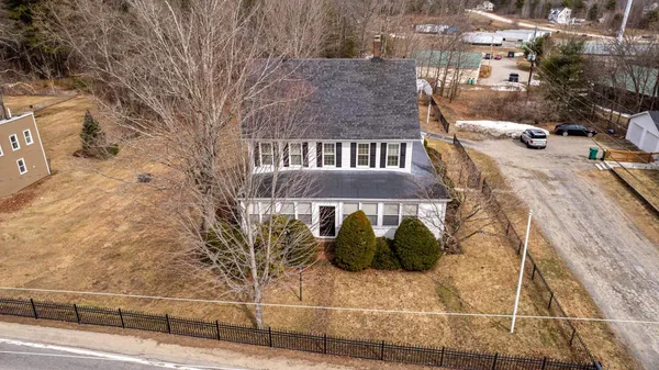 $998,500 | 308 Main Street, Fremont, NH 03044
