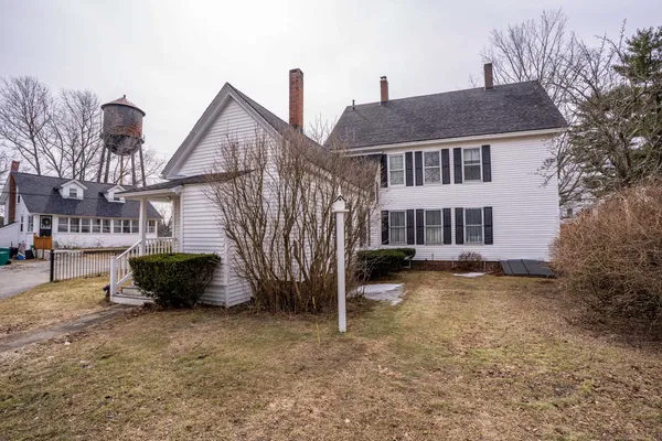 $998,500 | 308 Main Street, Fremont, NH 03044