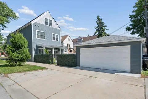 $650,000 | 3140 North Richmond Street, Unit 1, Chicago, IL 60618