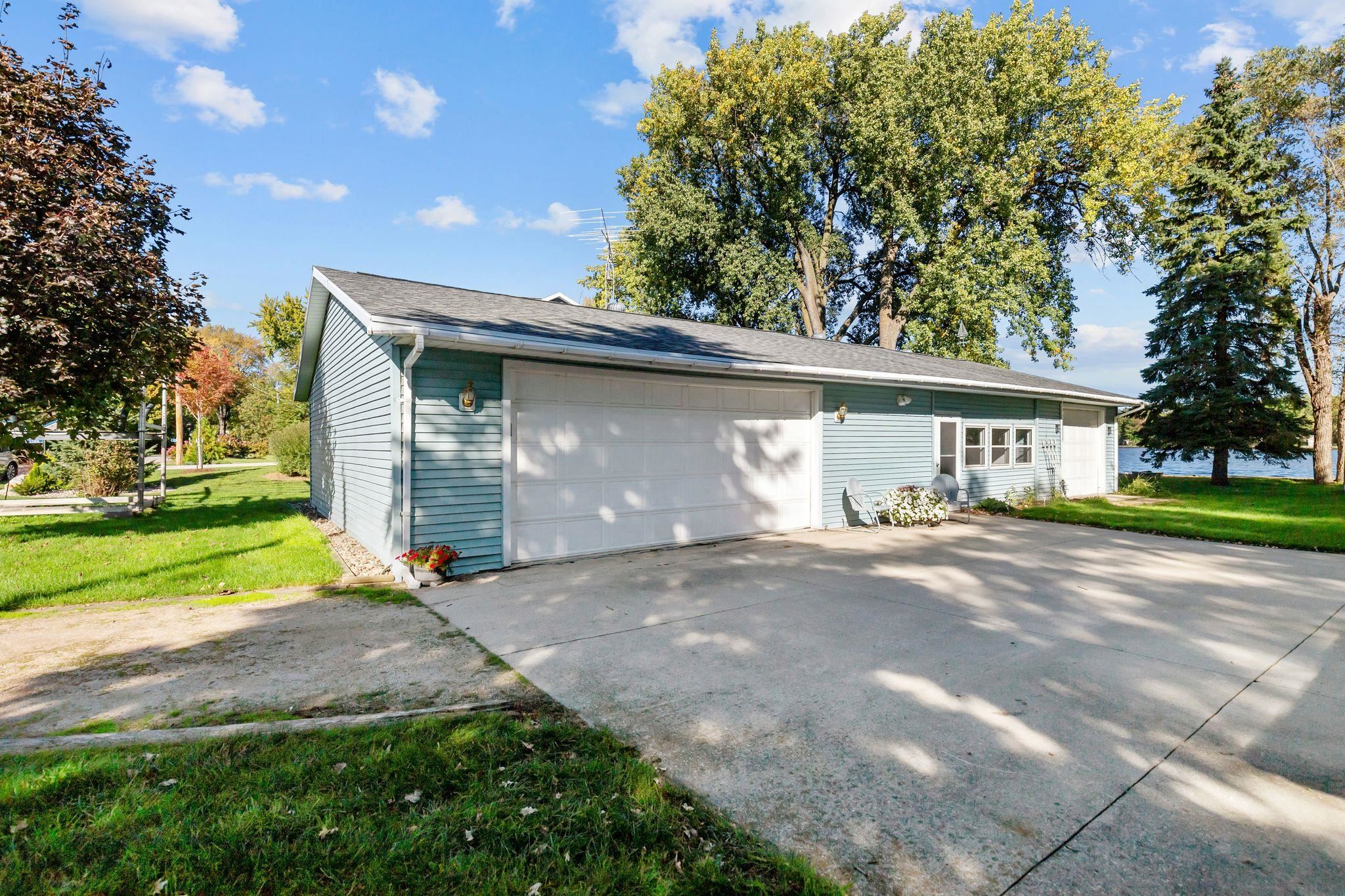 5592 Lake Road Oshkosh, WI 54902 - Photo 59 of 65 Gallery Image 59