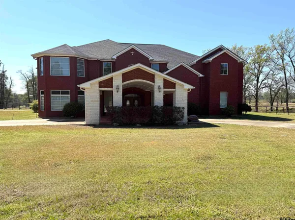 $1,895,000 | 890 County Road 3240, Mount Pleasant, TX 75455