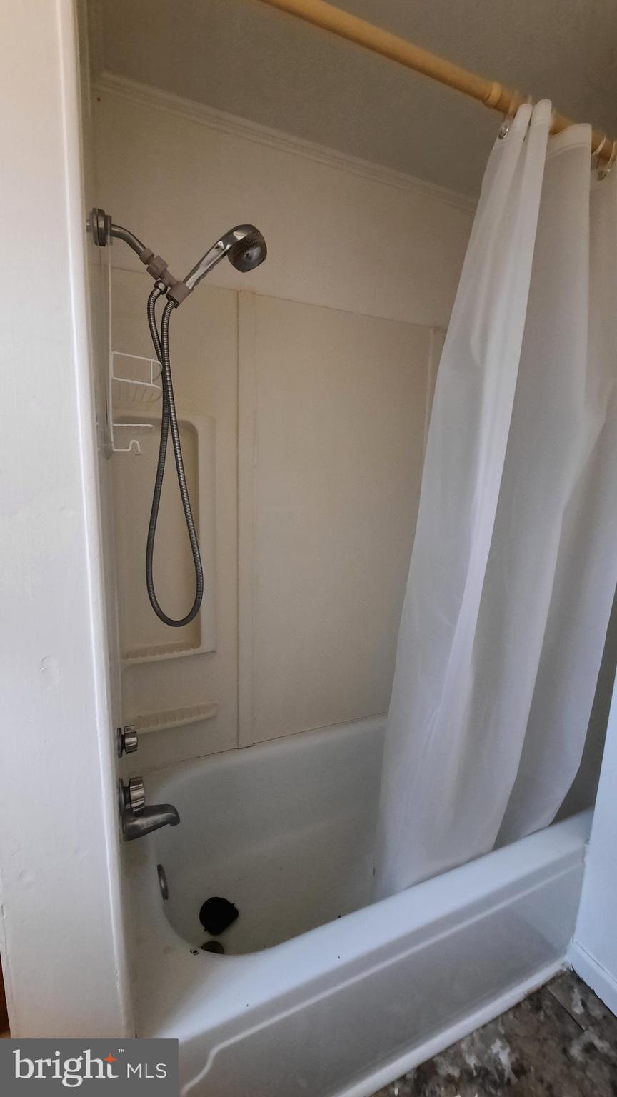 461 Chipmunk Trail Lane Linden, VA 22642 - Photo 13 of 26 a bathroom with a shower