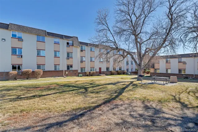 $189,000 | 707 West 96th Avenue, Unit 28, Thornton, CO 80260