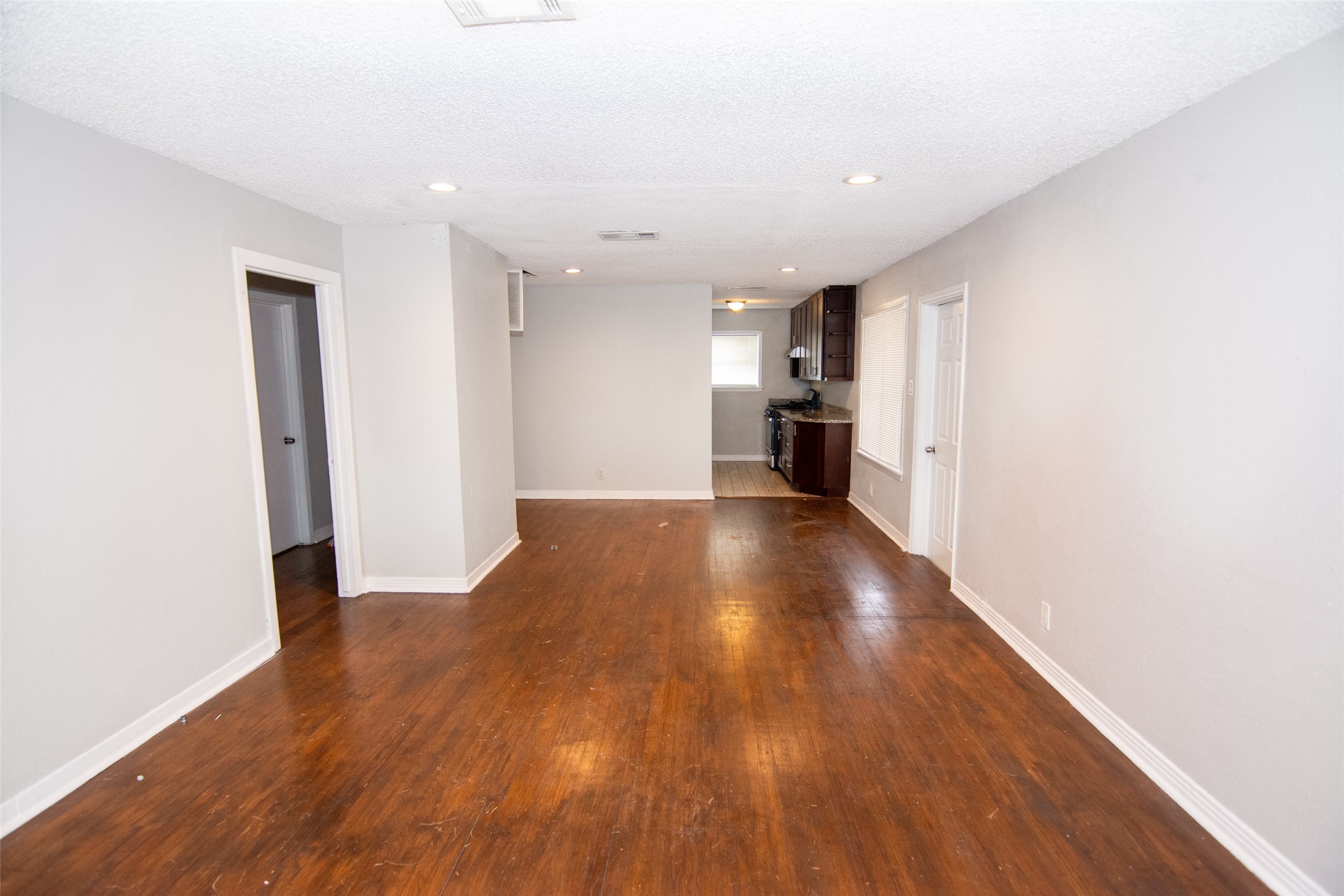 12402 Industrial Road Houston, TX 77015 - Photo 2 of 14 Living Room