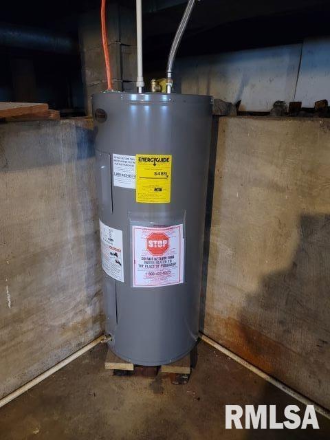 617 North 14th Street Herrin, IL 62948 - Photo 21 of 23 a view of water heater room