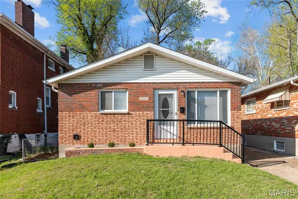 $159,500 | 5531 Maple Avenue, St. Louis, MO 63112