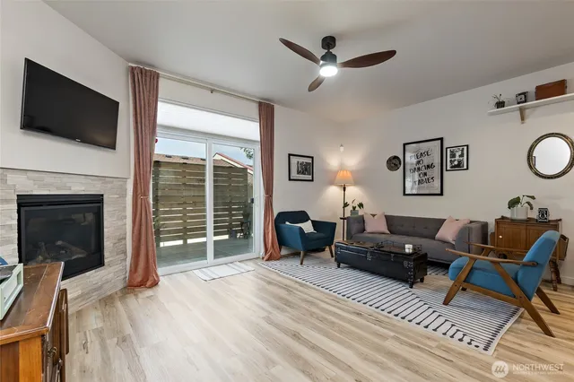 $418,000 | 334 9th Avenue Southeast, Unit C11, Puyallup, WA 98372