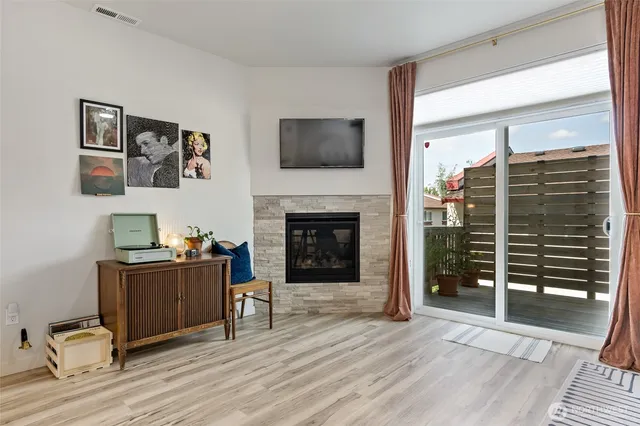 $418,000 | 334 9th Avenue Southeast, Unit C11, Puyallup, WA 98372