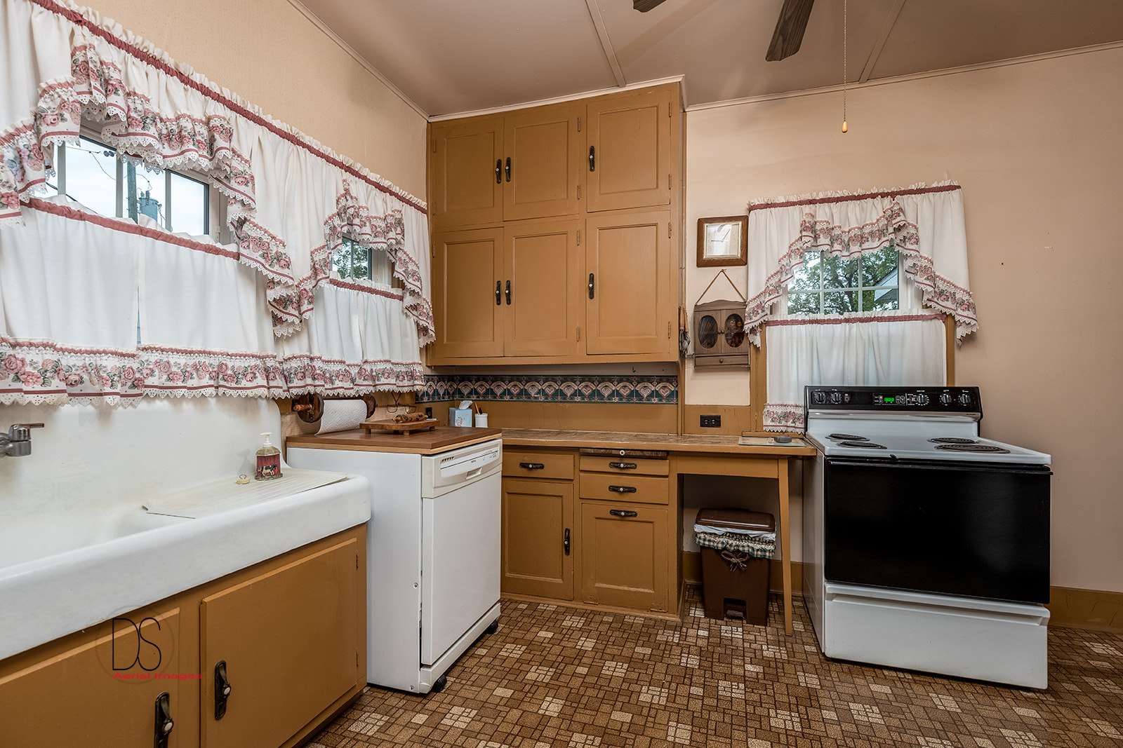1006 North 2401st Road Ottawa, IL 61350 - Photo 11 of 35 a kitchen with stainless steel appliances granite countertop a stove and a sink