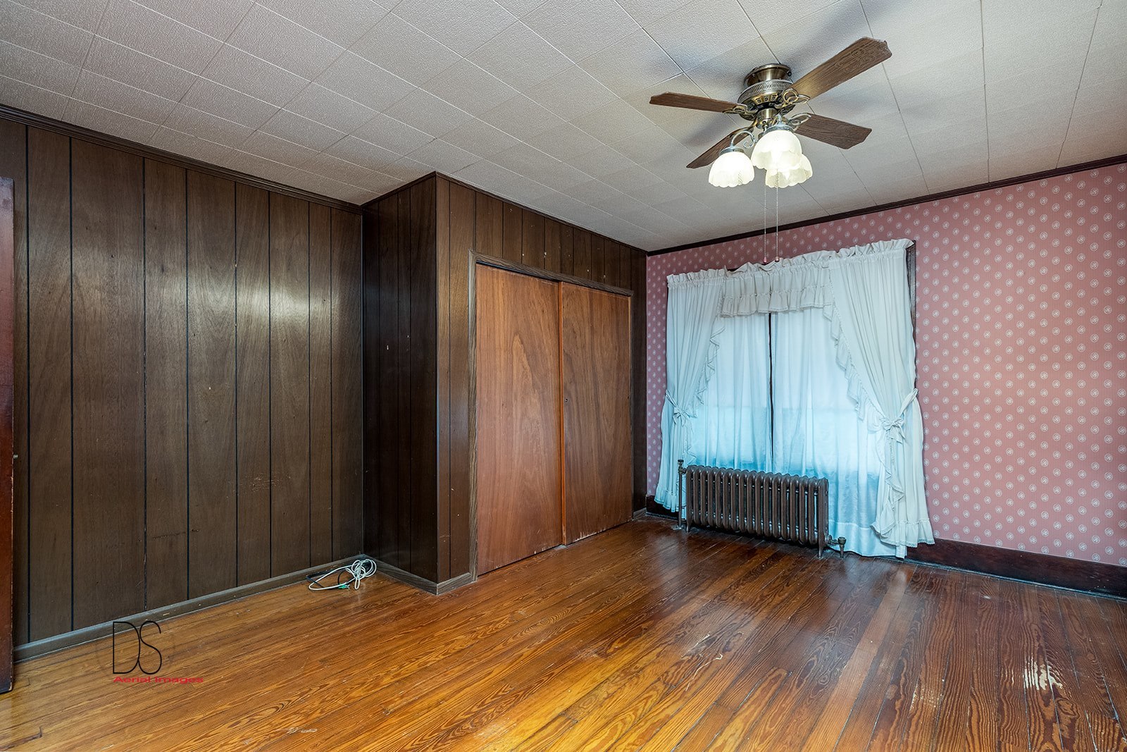 1006 North 2401st Road Ottawa, IL 61350 - Photo 20 of 35 a view of an empty room with wooden floor