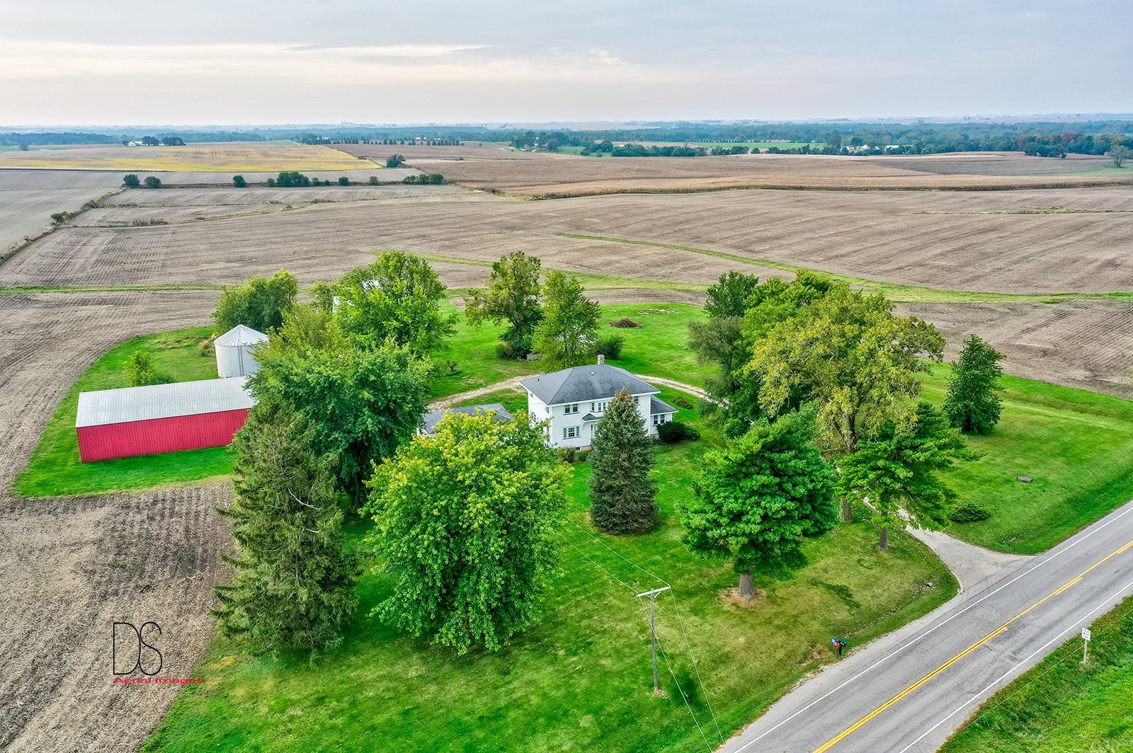 1006 North 2401st Road Ottawa, IL 61350 - Photo 33 of 35 a picture of an ocean view