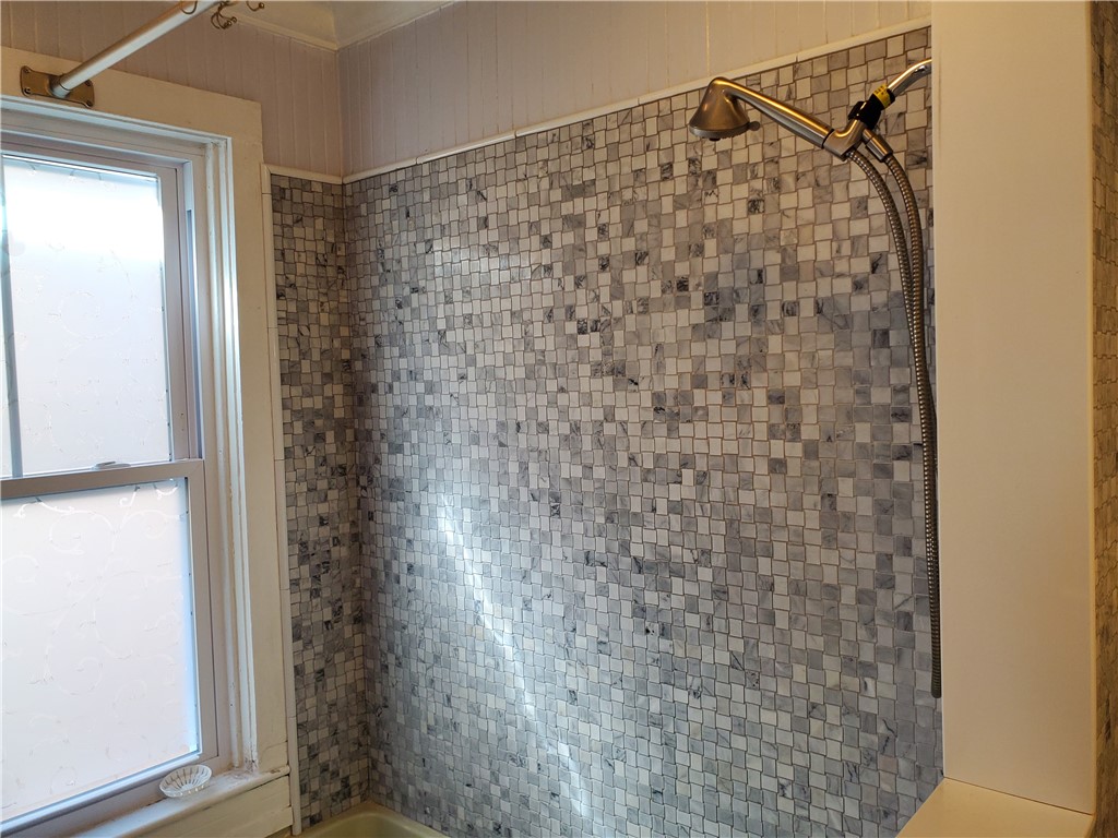 7 Union Street Warren, RI 02885 - Photo 9 of 31 1st FLoor Bathroom