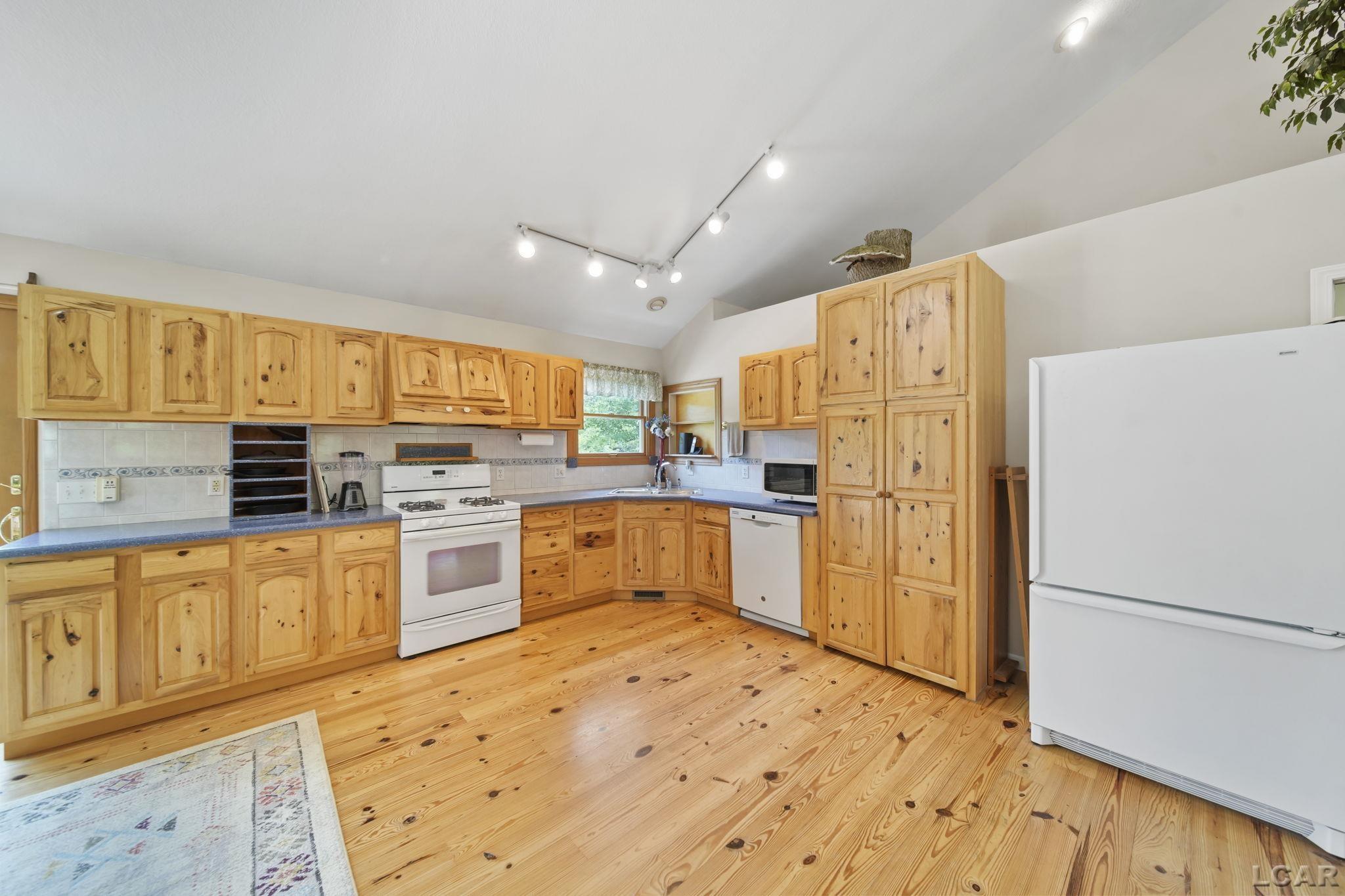 7445 Crego Road Brooklyn, MI 49230 - Photo 13 of 67 50182347-50ceac8d-887d-4c9e-88a3-a1f7d6bbbb34.JPG