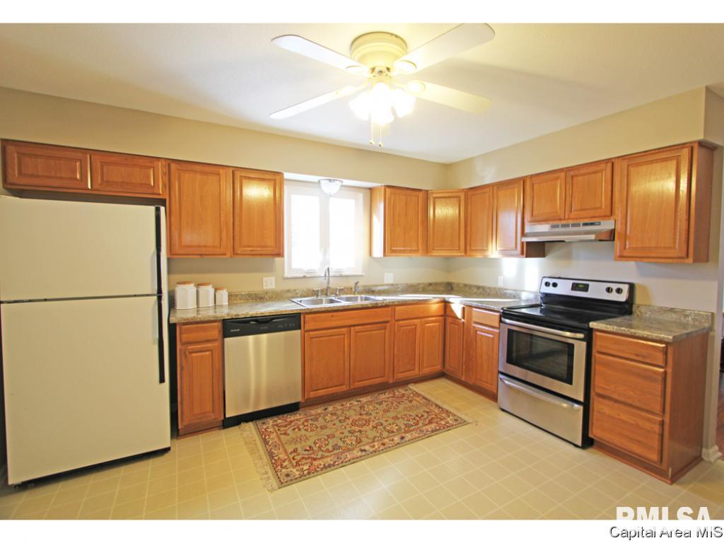 48 Mesa Road Springfield, IL 62702 - Photo 8 of 34
