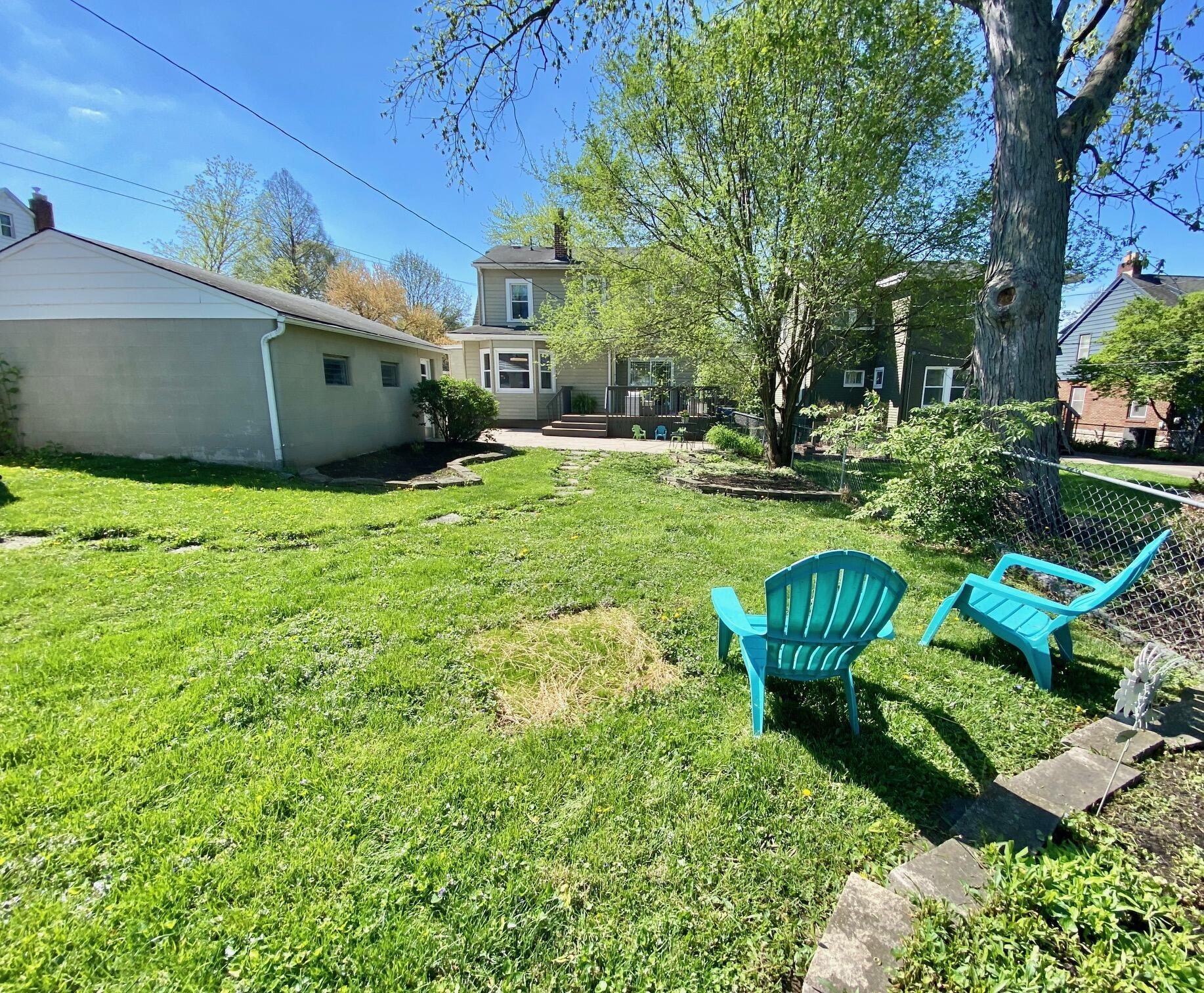 254 Chatham Road Columbus, OH 43214 - Photo 4 of 61 Fenced yard with plenty of room to run