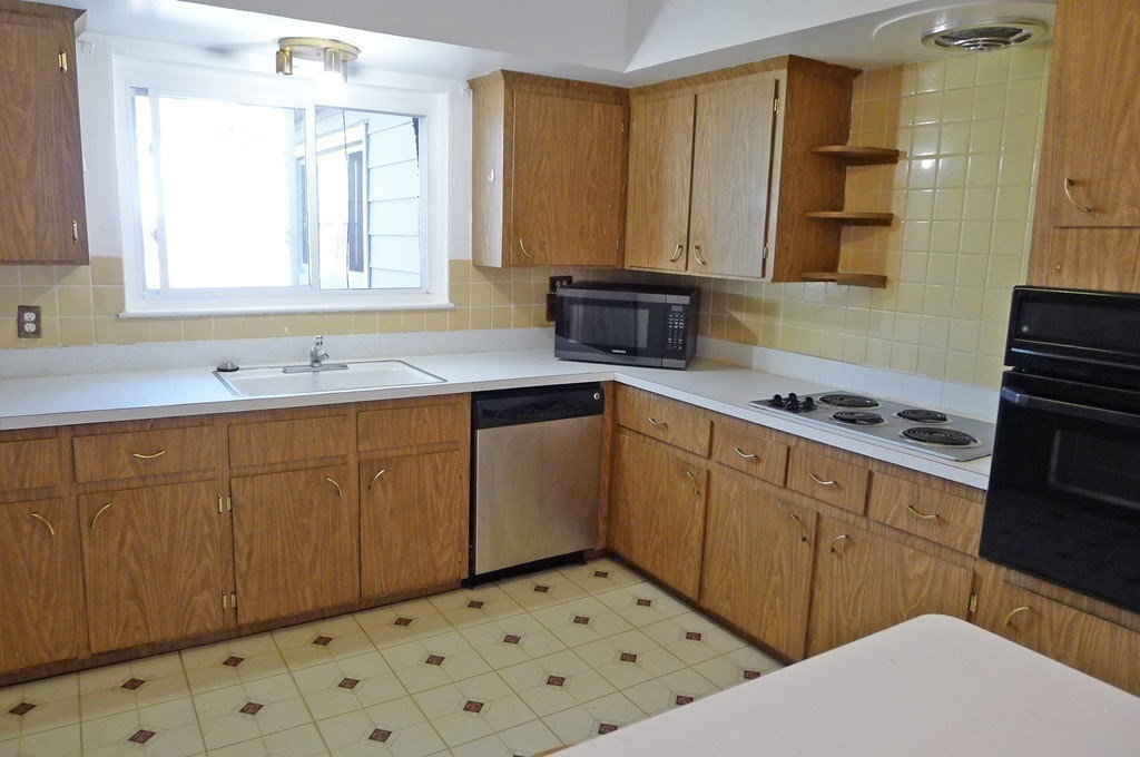 9-11 Glazer Road Newton, MA 02459 - Photo 8 of 19