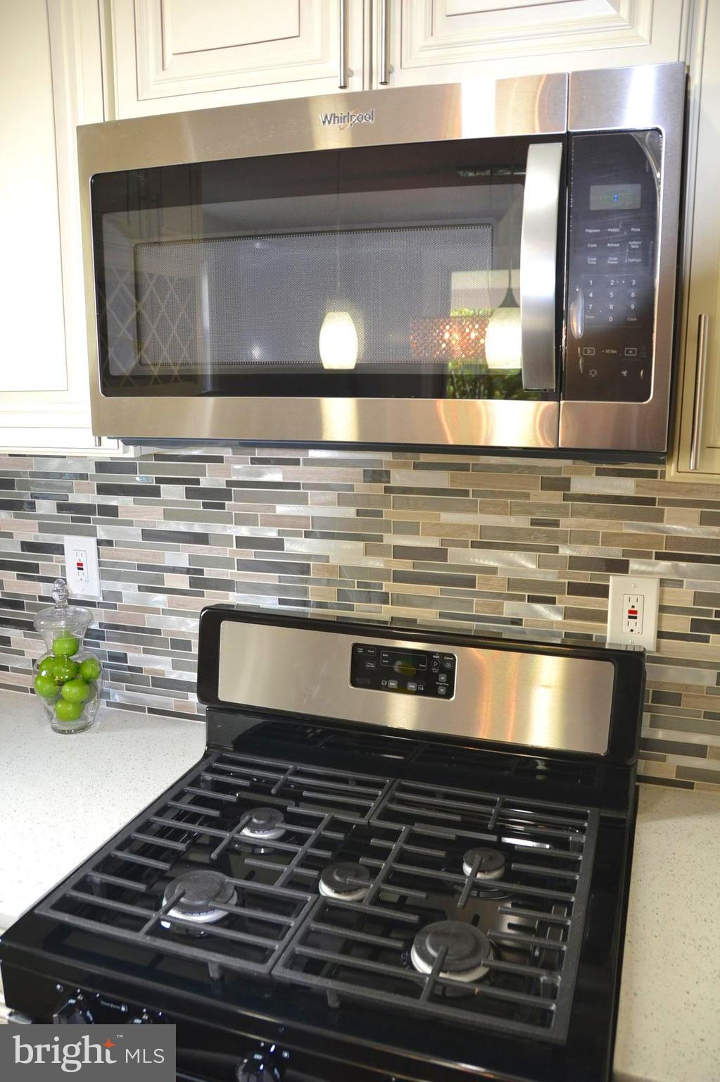3214 Cedarhurst Road Baltimore, MD 21214 - Photo 8 of 21 Kitchen