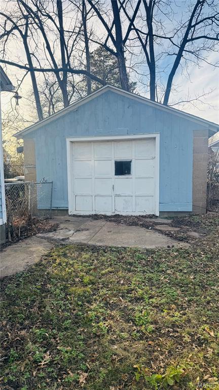 2645 Carson Road St. Louis, MO 63114 - Photo 3 of 15