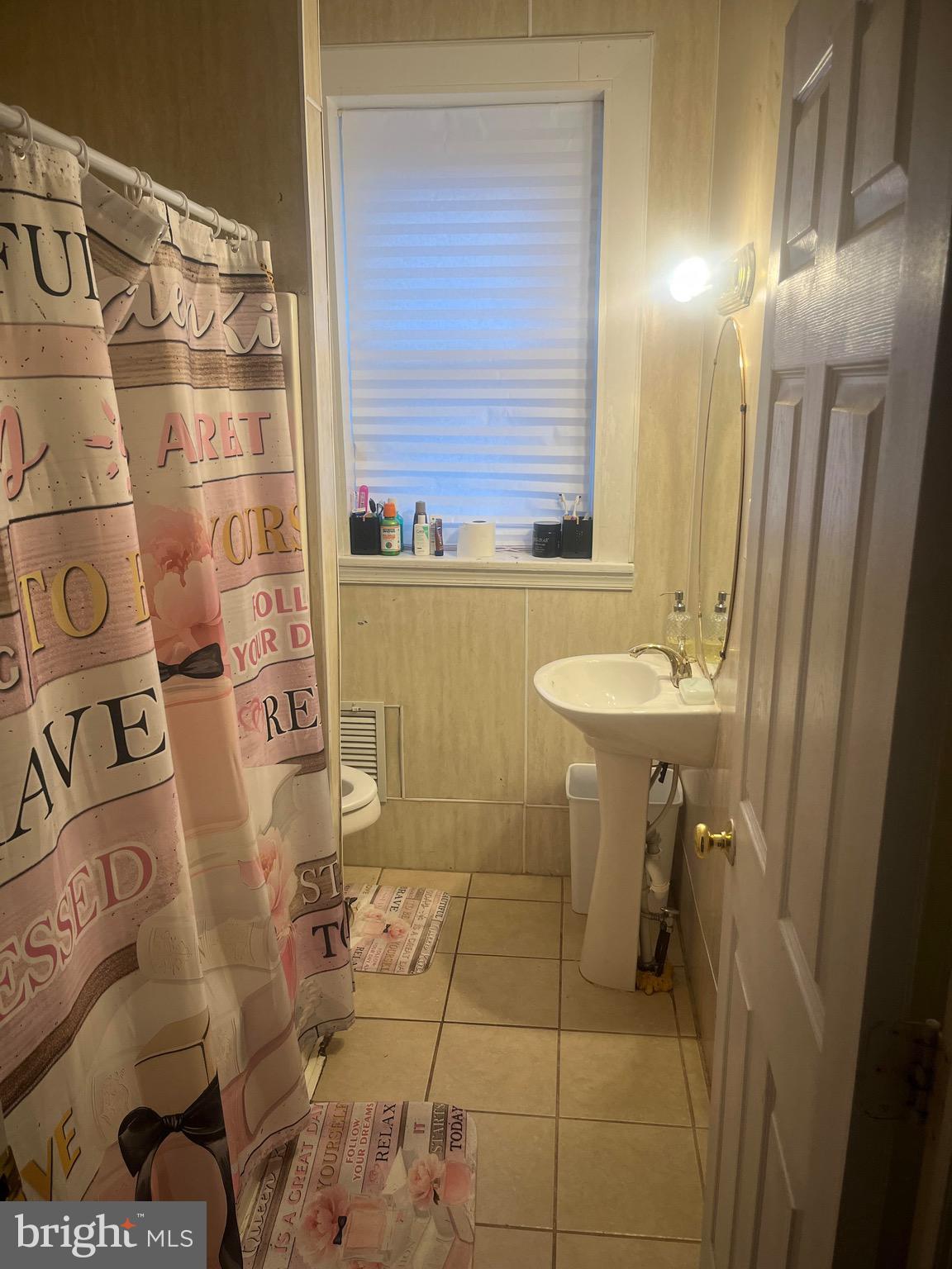 522 Fiot Avenue Bethlehem, PA 18015 - Photo 7 of 14
