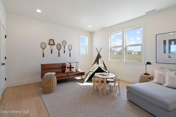 $1,100,000 | 3494 Blaze Loop, Post Falls, ID 83854