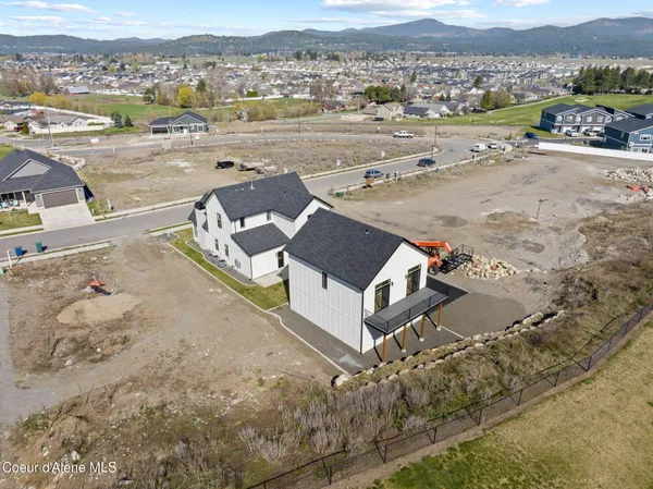 $1,100,000 | 3494 Blaze Loop, Post Falls, ID 83854