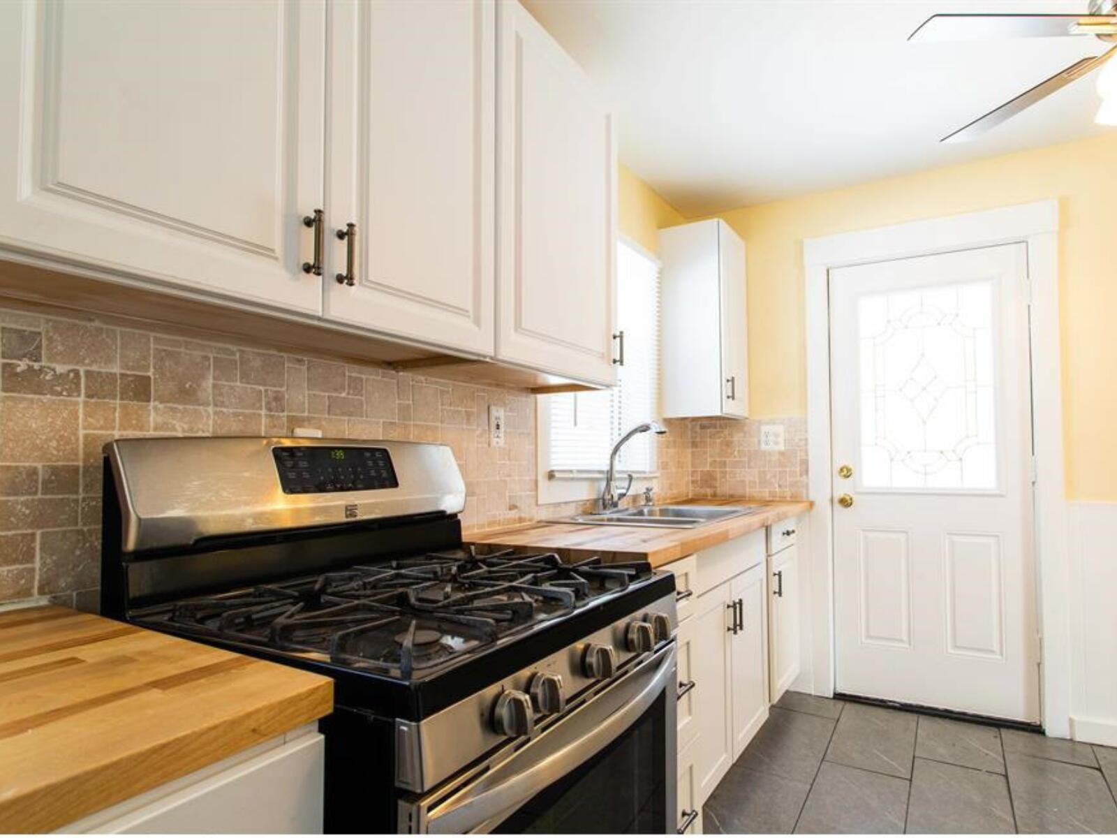 14411 Knox Avenue Warren, MI 48089 - Photo 3 of 10 Kitchen v1 2025-09-08