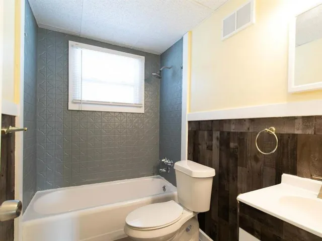 $1,200 | 14411 Knox Avenue, Warren, MI 48089