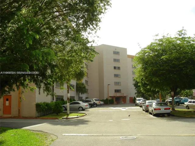 $1,825 | Fountainebleau, Miami, FL 33172