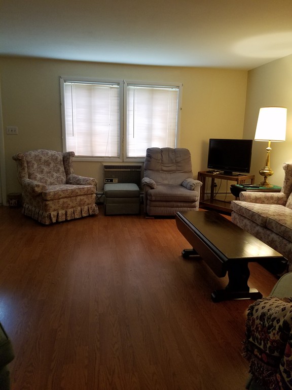 49 Manor Court, Unit 49 Springfield, MA 01118 - Photo 3 of 10 Gallery Image 3